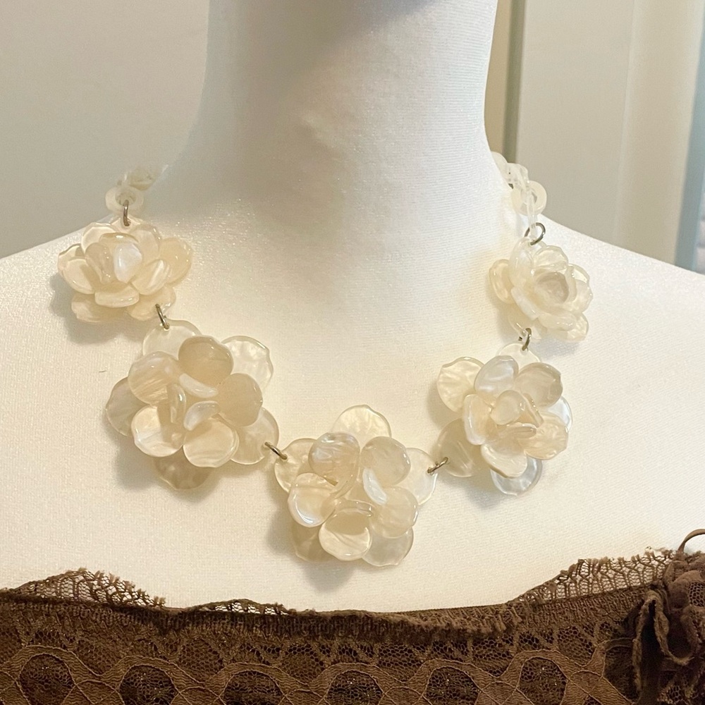 Cream Ivory Acrylic Resin Rose Flower Wedding Spring Necklace